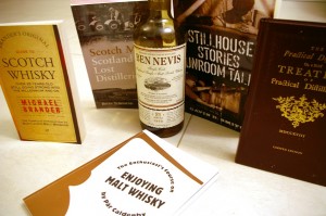 Zakupione książki w destylarni Ben Nevis i pewna znakomita 21-letnia whisky tam zakupiona...